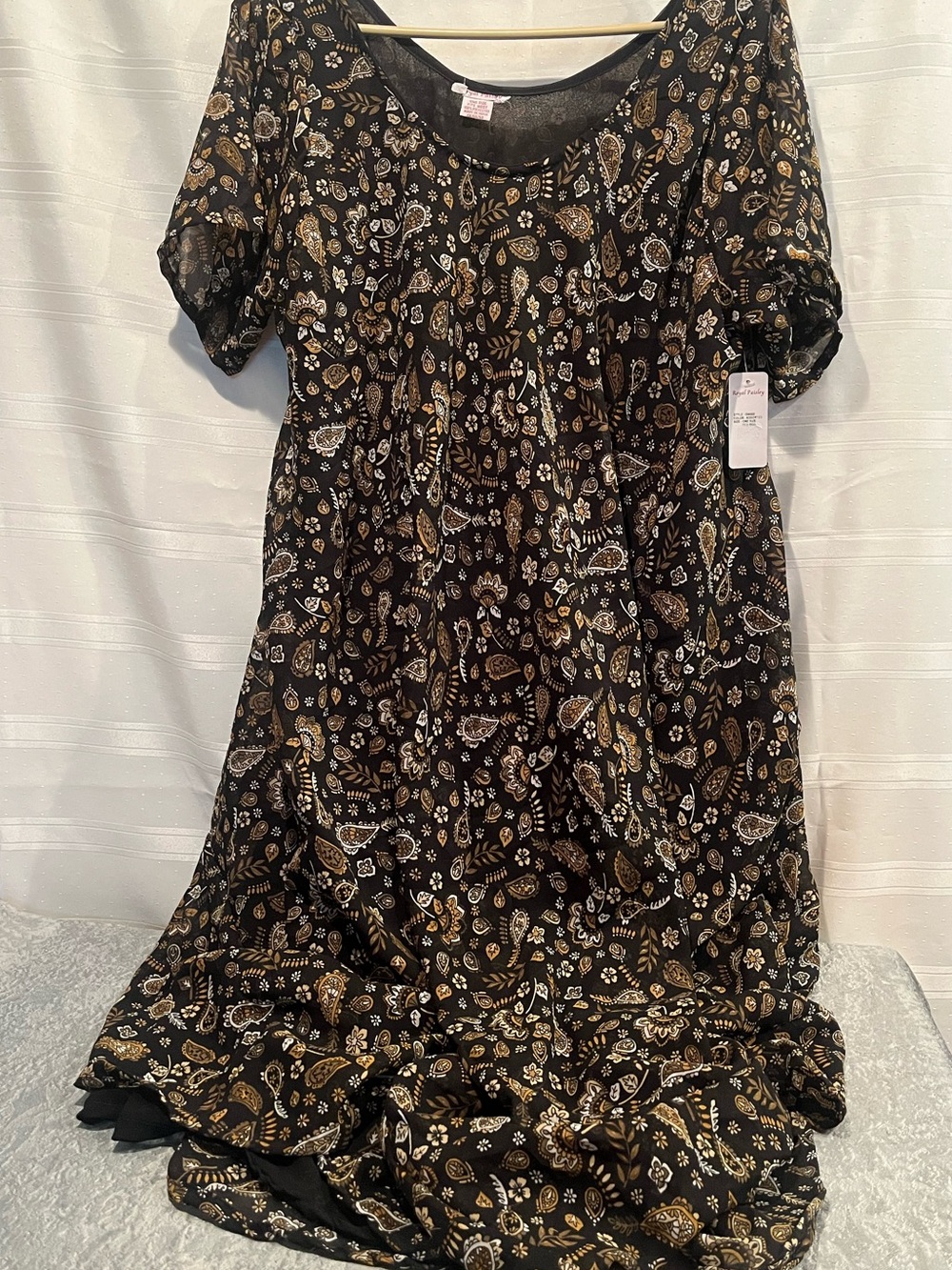 NWT Black & Gold Paisley lined Swing Dress